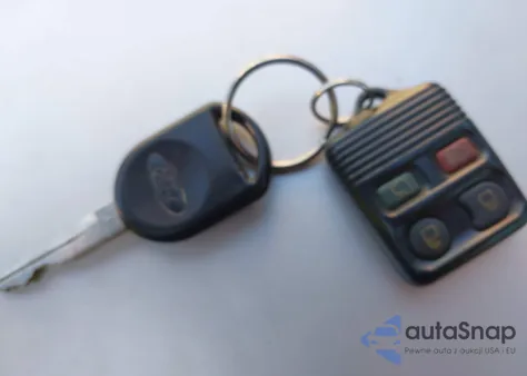 2006 Ford Explorer Xlt из США, поврежденный, VIN 1FMEU73E06UB06228